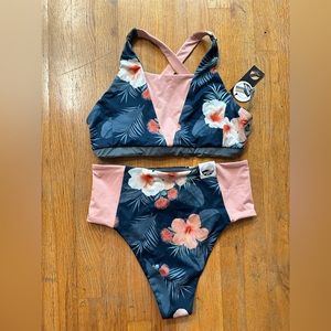 Hakuna Kare Kare Bikini Top & Hi Rise Bottoms - Reversible | XL NWT- Pocket